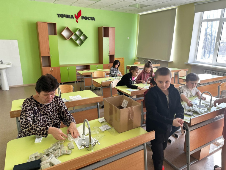 Изготовление сухого душа для солдат СВО..